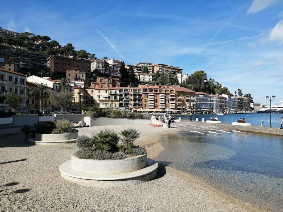 Sweet Liana Un Tuffo Nel Cuore Del Paese Porto Santo Stefano  Ngoại thất bức ảnh