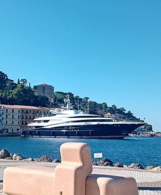 Sweet Liana Un Tuffo Nel Cuore Del Paese Porto Santo Stefano  Ngoại thất bức ảnh